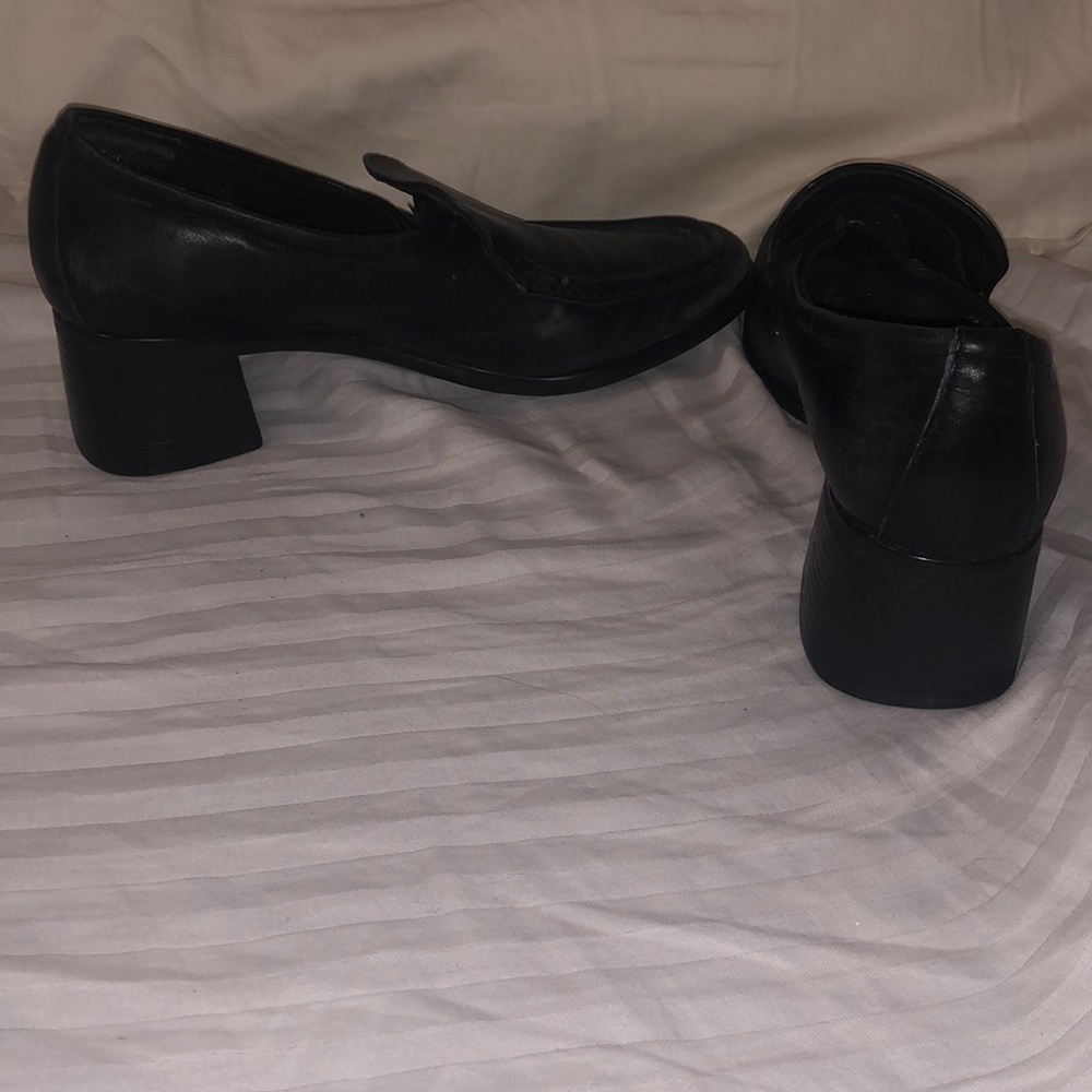 Munro American Leather Heel Loafers